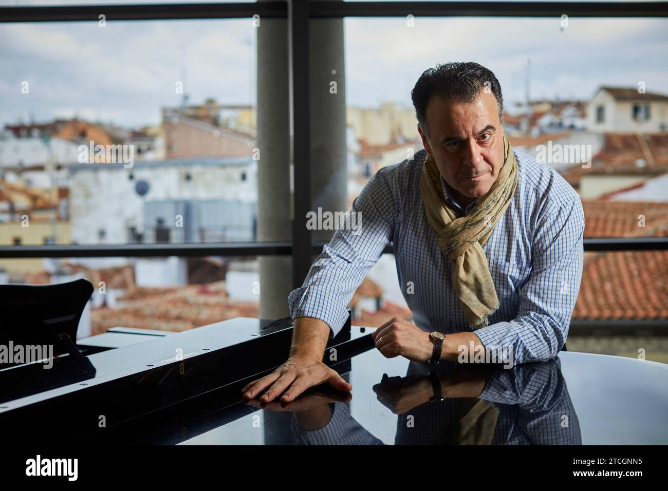 Madrid, 18/06/2021. Intervista al baritono Carlos Álvarez in una delle sale del Teatro Real. Foto: Guillermo Navarro. ARCHDC. Crediti: Album / Archivo ABC / Guillermo Navarro Foto Stock
