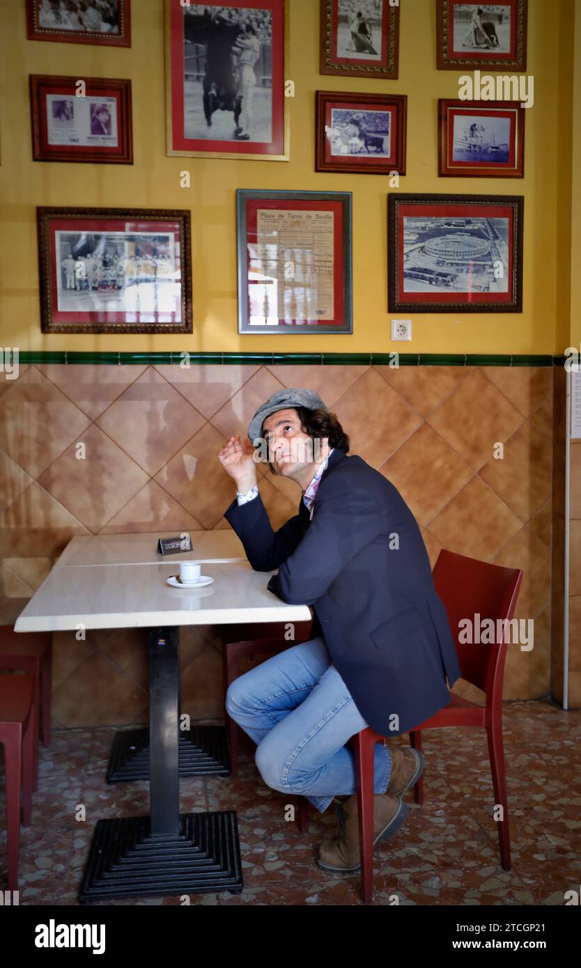 Siviglia, 24/03/2021. Intervista con José Antonio Morante de la Puebla al bar Taquilla, nel quartiere Arenal. Foto: JM Serrano. ARCHSEV. Crediti: Album / Archivo ABC / Juan Manuel Serrano Becerra Foto Stock