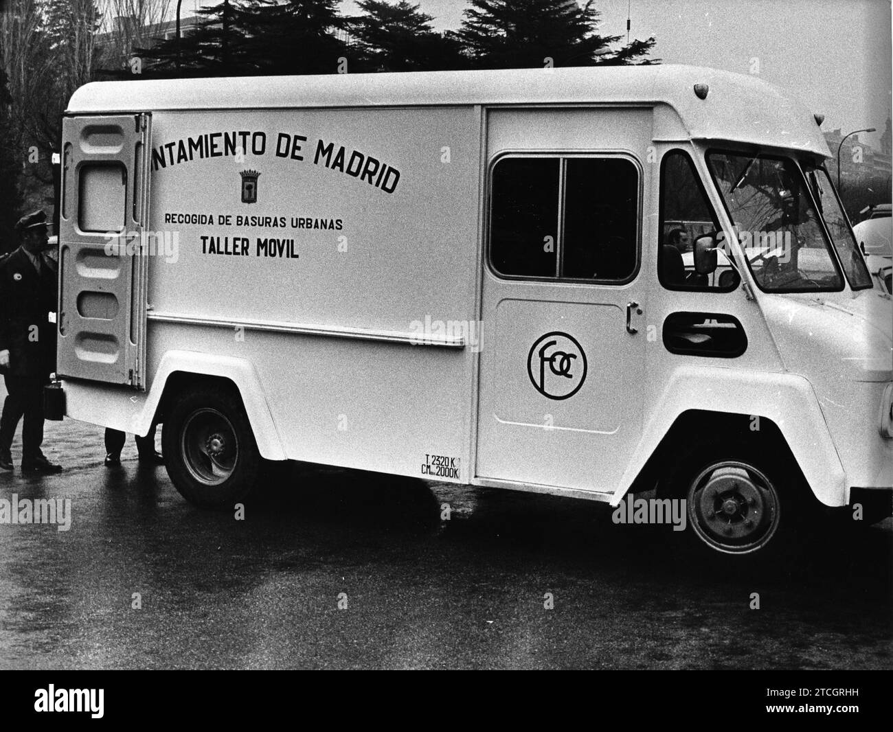 01/18/1973. Madrid. Per la pulizia. Due parchi servizi di pulizia e una flotta di camion per la raccolta rifiuti domestici nel settore centrale sono stati inaugurati dal sindaco di Madrid, Arias Navarro. Il primo dei parchi si trova in Avenida del General Herrera Oria e il secondo in via Francos Rodríguez. Crediti: Album / Archivo ABC / Teodoro Naranjo Domínguez Foto Stock