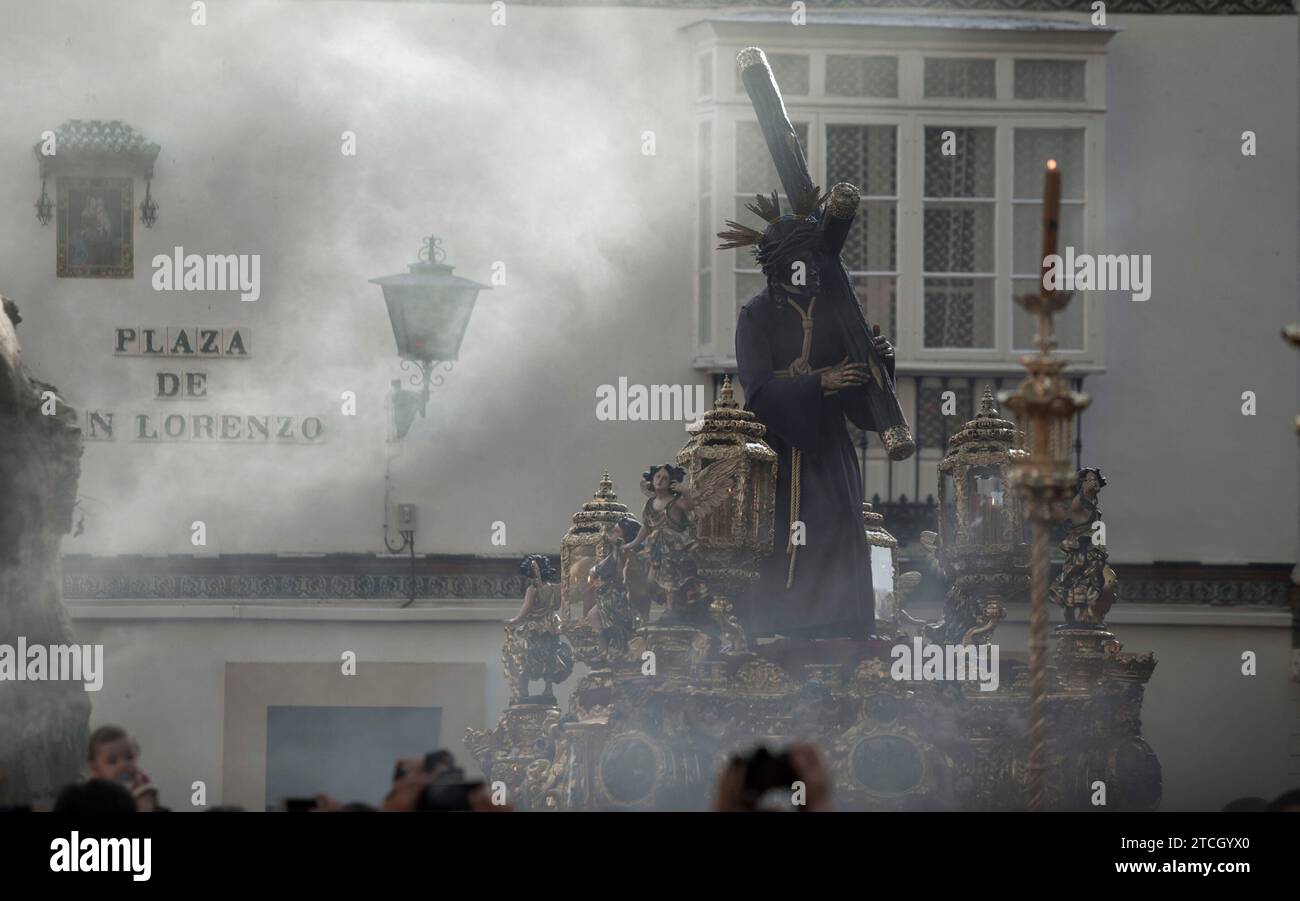 Siviglia, 11/06/2016. Trasferimento del padre nostro Gesù della grande potenza dalla Cattedrale alla sua basilica, in una processione unica per essere il giubileo delle confraternite e delle confraternite nell'anno della Misericordia. Foto: Juan Flores ARCHSEV. Crediti: Album / Archivo ABC / Juan Flores Foto Stock