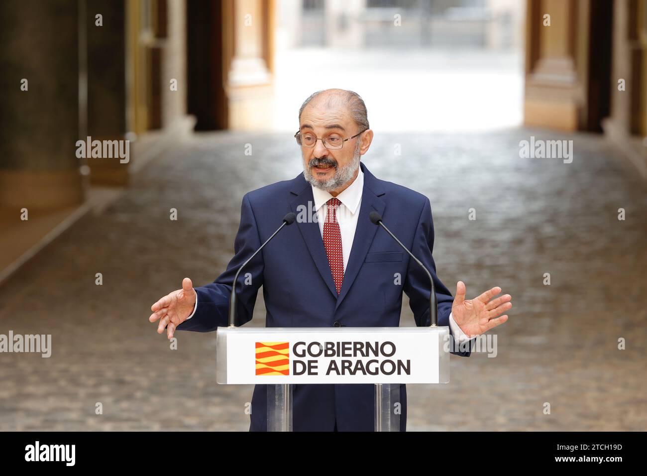 Saragozza, 07/23/2021. Il presidente di Aragón, Javier Lambán, fa il punto della gestione a metà mandato della legislatura insieme al vicepresidente e consulente dell'industria, Arturo Aliaga, ai consiglieri di Vertebration, José Luis Soro, e di Science, Maru Díaz e il resto del gabinetto. Foto: Fabián Simón. ARCHDC. Crediti: Album / Archivo ABC / Fabián Simón Foto Stock