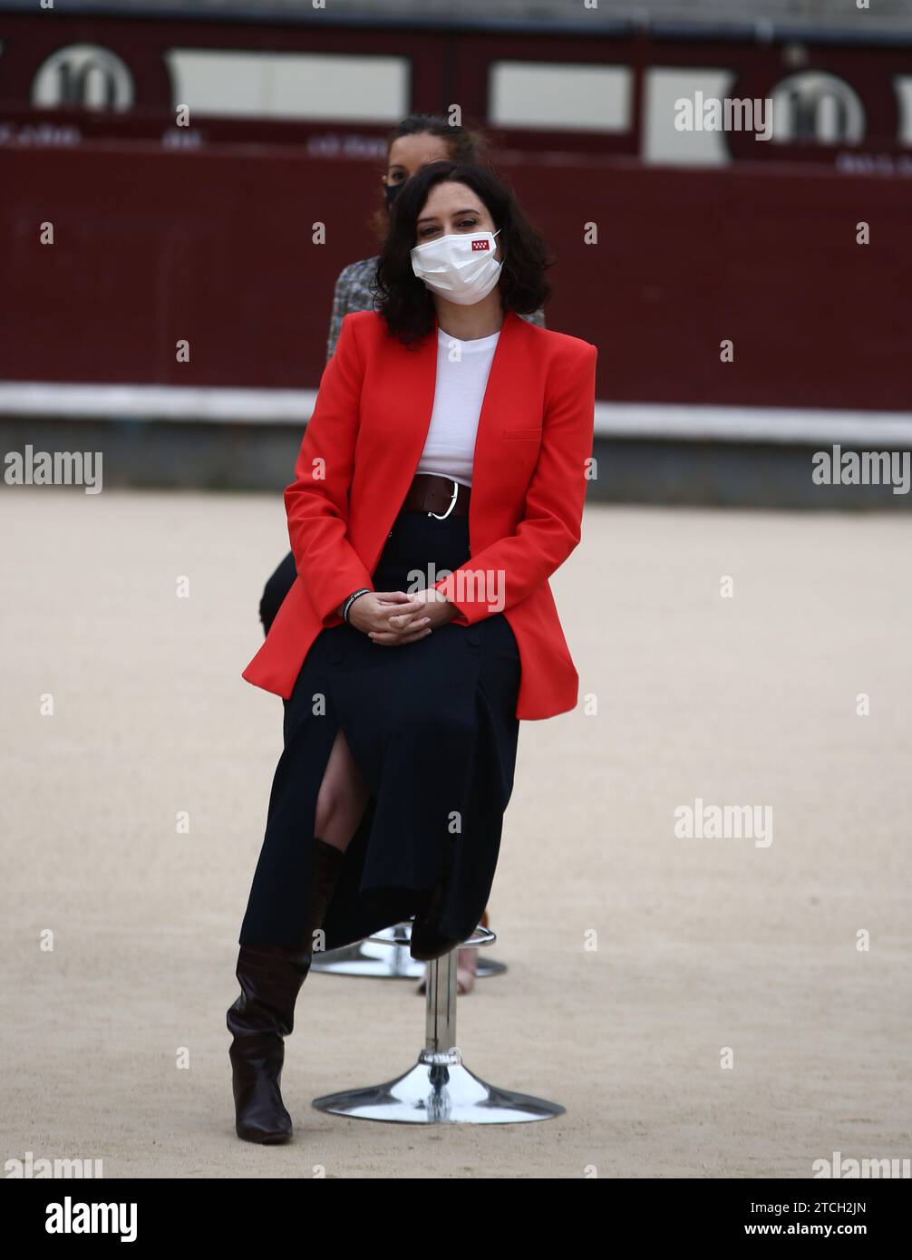 Madrid, 04/08/2021. Las Ventas Bullring. Omaggio al corriere Víctor Puerto con l'inaugurazione di un murale di Luis Gordillo del presidente Isabel Díaz Ayuso e del sindaco Martínez Almeida. All'evento hanno partecipato l'artista Luis Gordillo, Raquel Sanz, vedova del bullfighter, Chapu Apaolaza, portavoce della FTL, Victorino Martín e i toreri José Tomás e José María Manzanares. Foto: Jaime García. ARCHDC. Crediti: Album / Archivo ABC / Jaime García Foto Stock