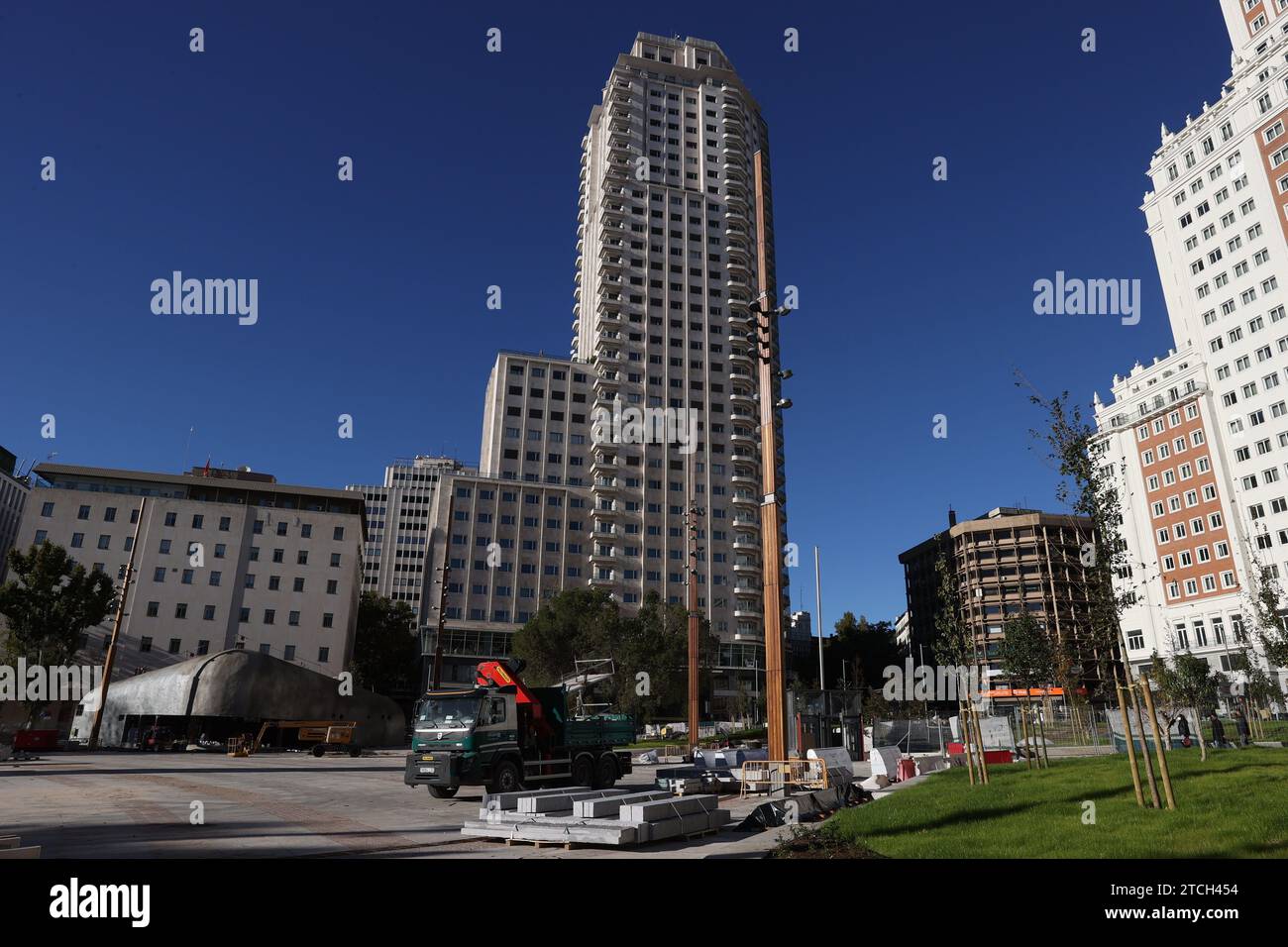 Madrid, 11/07/2021. Lavori di ristrutturazione della Plaza de España nella sua sezione finale. Foto: Jaime García. ARCHDC. Crediti: Album / Archivo ABC / Jaime García Foto Stock