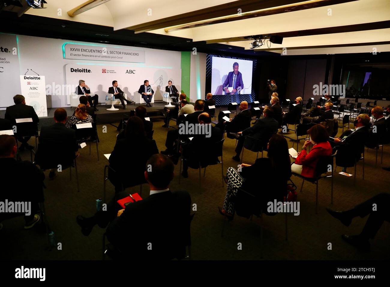 Madrid, 29/09/2021. Hotel Meliá Castilla. XXVIII riunione del settore finanziario. Il settore finanziario nel contesto post-COVID. Julián Quirós, direttore di ABC, Rodrigo Buenaventura, presidente della CNMV, Fernando Ruiz, presidente di Deloitte e Juan Fernández-Aceytuno, amministratore delegato della società di valutazione. Foto: Guillermo Navarro. ARCHDC. Crediti: Album / Archivo ABC / Guillermo Navarro Foto Stock