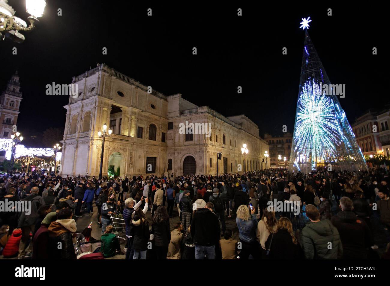 Siviglia, 31/12/2021. Rapporto di fine anno in Plaza Nueva e nelle strade del centro. Foto: Juan Flores ARCHSEV. Crediti: Album / Archivo ABC / Juan Flores Foto Stock