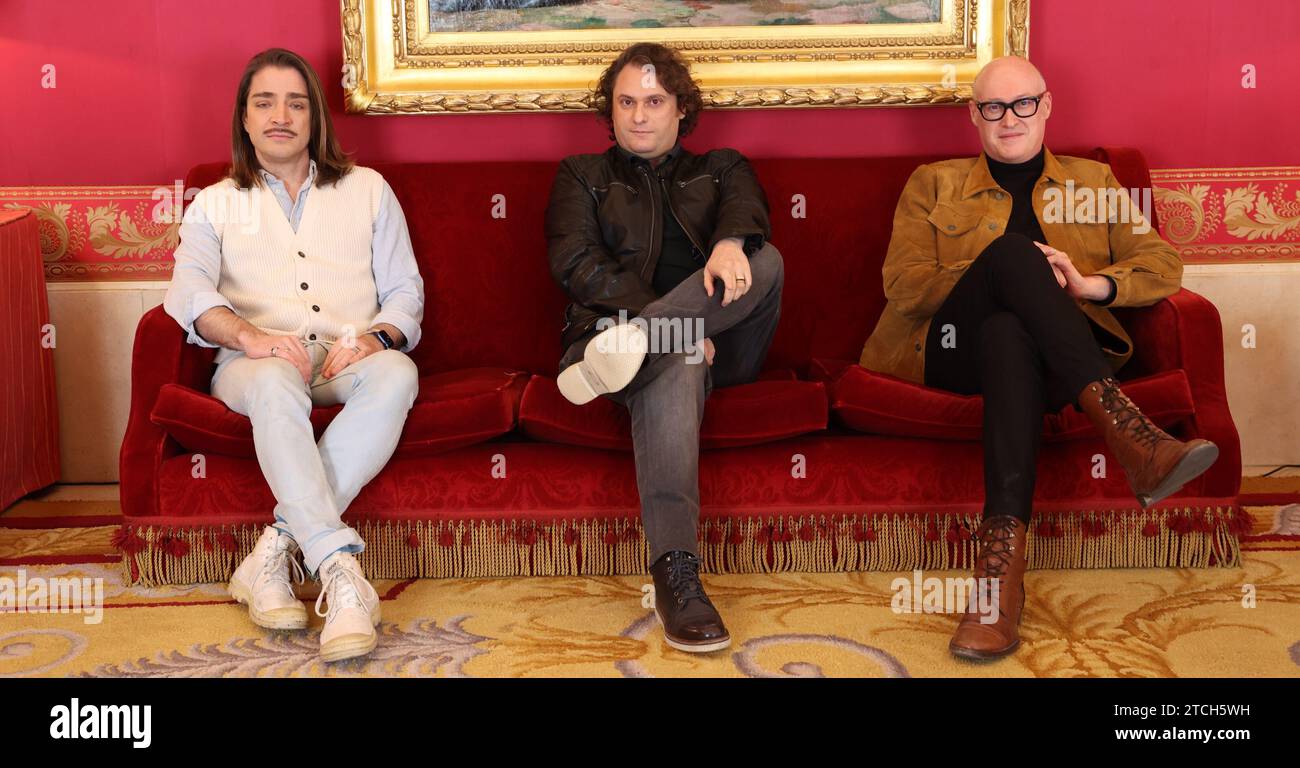 Madrid, 02/10/2022. Intervista a Airam Hernández, Borja Quiza e José Antonio López, che interpretano Lorca, Aleixandre e Miguel Hernández nell'opera "El abrecartas", al Teatro Real. Foto: Ernesto Agudo. ARCHDC. Crediti: Album / Archivo ABC / Ernesto Agudo Foto Stock