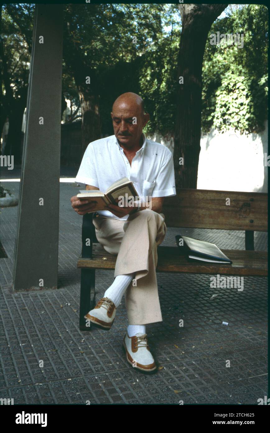 Madrid, 1980 (CA.). Immagine del poeta José Hierro. Crediti: Album / Archivo ABC Foto Stock