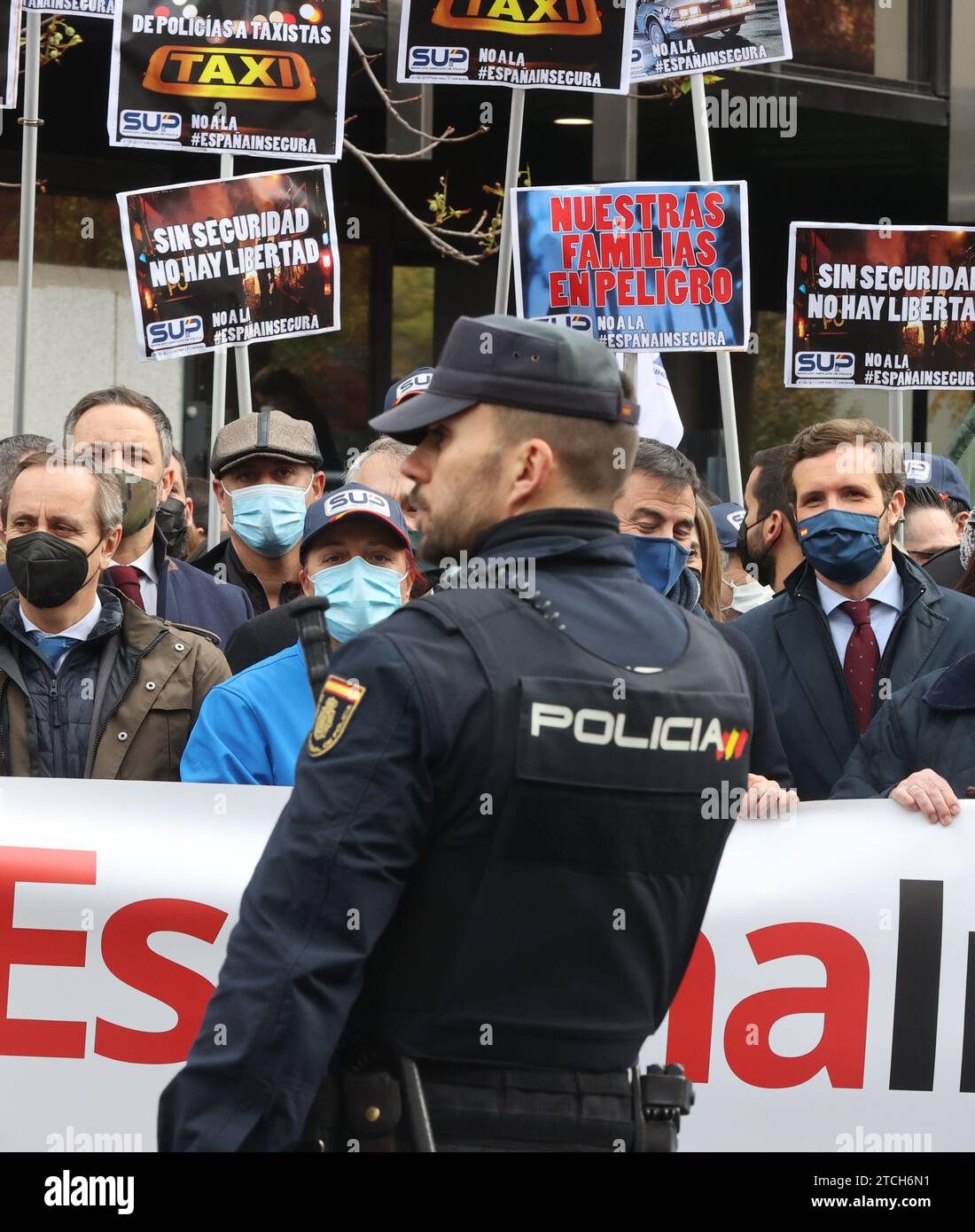 Madrid, 24/11/2021. Concentrazione davanti alla delegazione del governo convocata dalle associazioni della Guardia civile e dai sindacati della polizia contro la riforma della legge sulla sicurezza dei cittadini, cui hanno partecipato, tra gli altri, Pablo Casado, Santiago Abascal, Cuca Gamarra, Macarena Olona e Begoña Villavís. Foto: Jaime García. ARCHDC. Crediti: Album / Archivo ABC / Jaime García Foto Stock