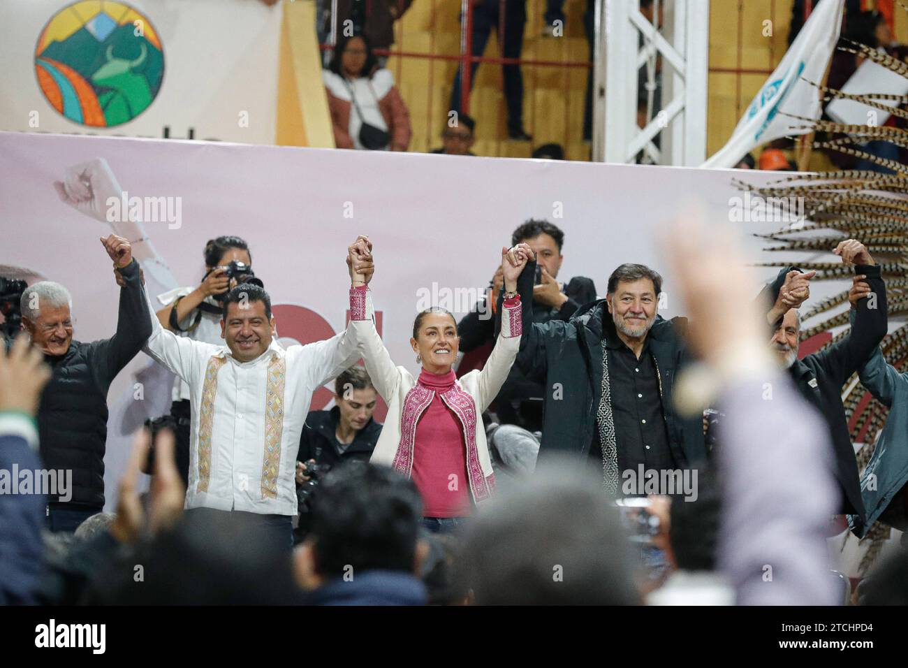 Claudia Sheinbaum precandidato presidenziale manifestazione politica a Tlaxcala 10 dicembre 2023, Tlaxcala, Messico: Claudia Sheinbaum, precandidata presidenziale per il Partito Morena durante il loro raduno politico corso per le elezioni messicane alla Huamantla Plaza de Toros Tlaxcala Tlaxcala Messico Copyright: XEssenexHernandezxxEyepixxGroupx Foto Stock