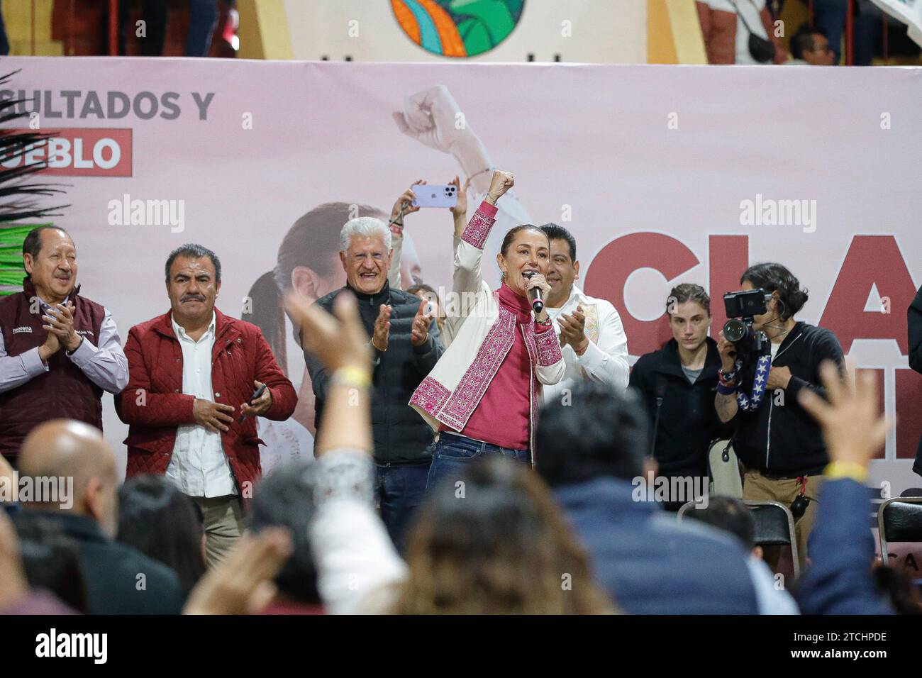 Claudia Sheinbaum precandidato presidenziale manifestazione politica a Tlaxcala 10 dicembre 2023, Tlaxcala, Messico: Claudia Sheinbaum, precandidata presidenziale per il Partito Morena durante il loro raduno politico corso per le elezioni messicane alla Huamantla Plaza de Toros Tlaxcala Tlaxcala Messico Copyright: XEssenexHernandezxxEyepixxGroupx Foto Stock