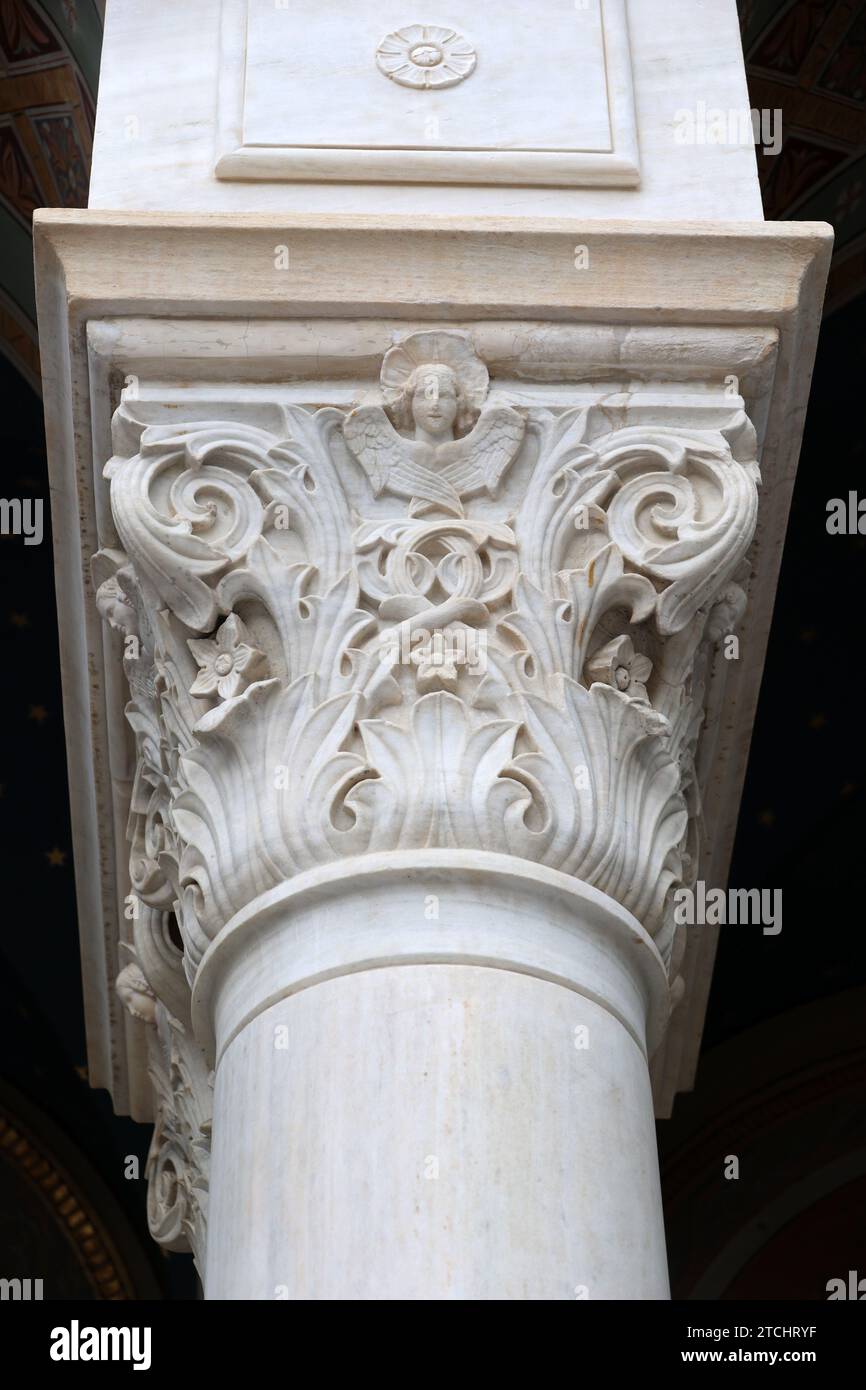 Capitale della colonna la Santa Chiesa metropolitana dell'Annunciazione ad Atene-Grecia Foto Stock