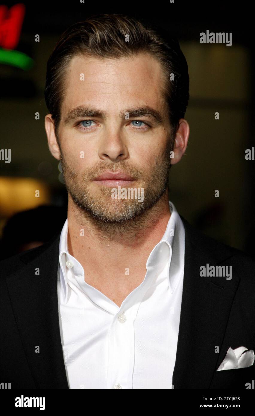 Chris Pine alla premiere di Los Angeles di Jack Ryan: Shadow Recruit tenutasi al TCL Chinese Theatre di Hollywood, USA il 15 gennaio 2014 Foto Stock