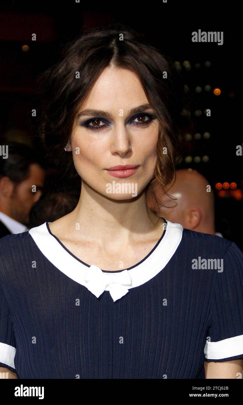 Keira Knightley alla prima di Los Angeles di Jack Ryan: Shadow Recruit tenutasi al TCL Chinese Theatre di Hollywood, USA il 15 gennaio 2014 Foto Stock