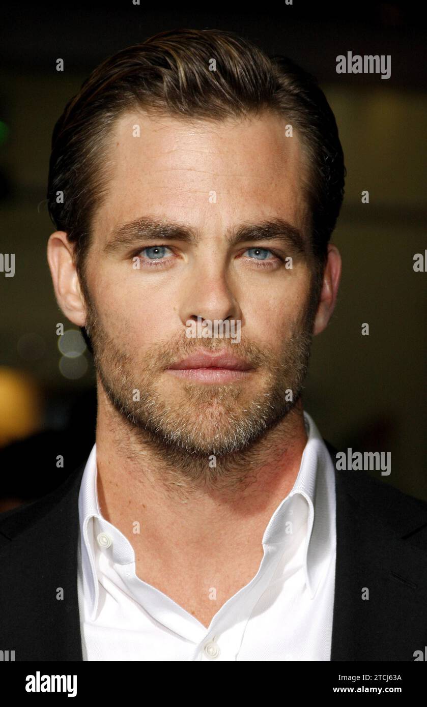 Chris Pine alla premiere di Los Angeles di Jack Ryan: Shadow Recruit tenutasi al TCL Chinese Theatre di Hollywood, USA il 15 gennaio 2014 Foto Stock