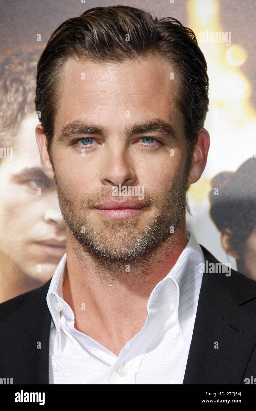 Chris Pine alla premiere di Los Angeles di Jack Ryan: Shadow Recruit tenutasi al TCL Chinese Theatre di Hollywood, USA il 15 gennaio 2014 Foto Stock