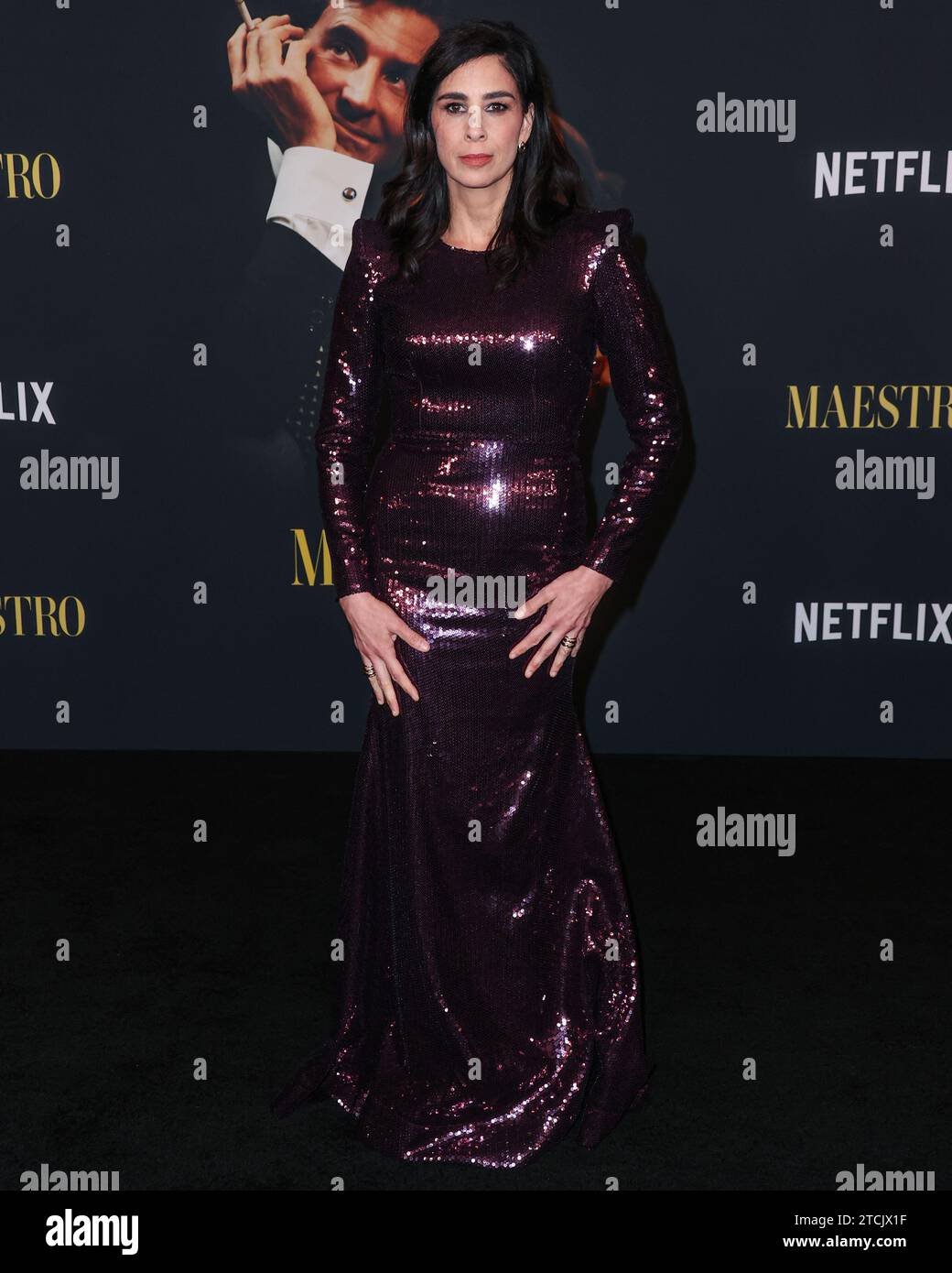 Los Angeles, Stati Uniti. 12 dicembre 2023. LOS ANGELES, CALIFORNIA, USA - 12 DICEMBRE: La comica, attrice e scrittrice americana Sarah Silverman arriva al Los Angeles Special Screening del "Maestro" di Netflix tenutosi all'Academy Museum of Motion Pictures il 12 dicembre 2023 a Los Angeles, California, Stati Uniti. (Foto di Xavier Collin/Image Press Agency) credito: Image Press Agency/Alamy Live News Foto Stock