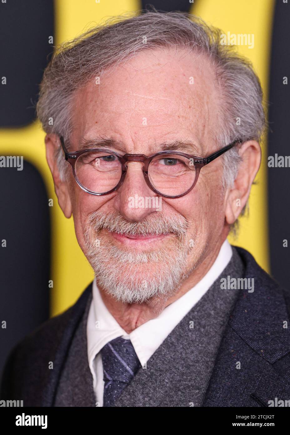 Los Angeles, Stati Uniti. 12 dicembre 2023. LOS ANGELES, CALIFORNIA, USA - 12 DICEMBRE: Il regista, produttore e sceneggiatore americano Steven Spielberg arriva al Los Angeles Special Screening del "Maestro" di Netflix tenutosi all'Academy Museum of Motion Pictures il 12 dicembre 2023 a Los Angeles, California, Stati Uniti. (Foto di Xavier Collin/Image Press Agency) credito: Image Press Agency/Alamy Live News Foto Stock