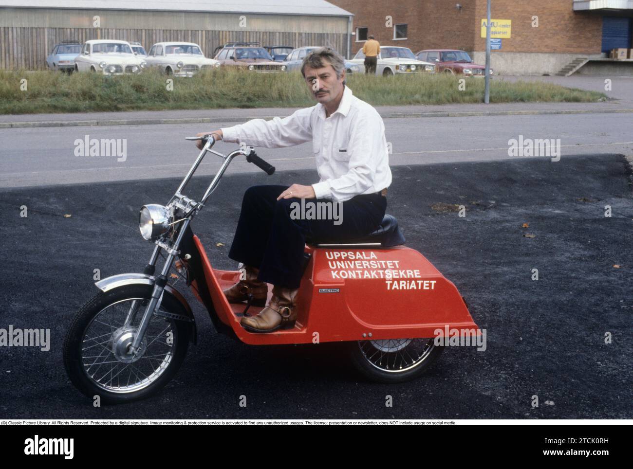 Björn Ortenheim. Ricercatore svedese, inventore. Nato il 30 luglio 1937 - 7 gennaio 2013. Pioniere nello sviluppo di veicoli elettrici in Svezia. La foto scattata nel 1978 quando il ciclomotore elettrico a tre ruote di Örtenheim è descritta come un'invenzione unica. Foto Stock