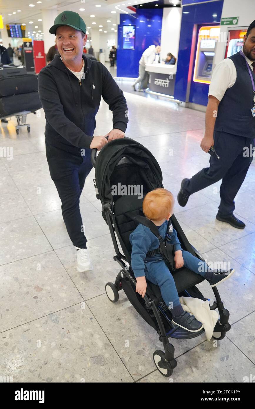 Declan Donnelly arriva all'aeroporto di Heathrow, Londra, dopo aver preso parte alla serie ITV i'm A Celebrity Get me Out of Here! In Australia. Data foto: Mercoledì 13 dicembre 2023. Foto Stock