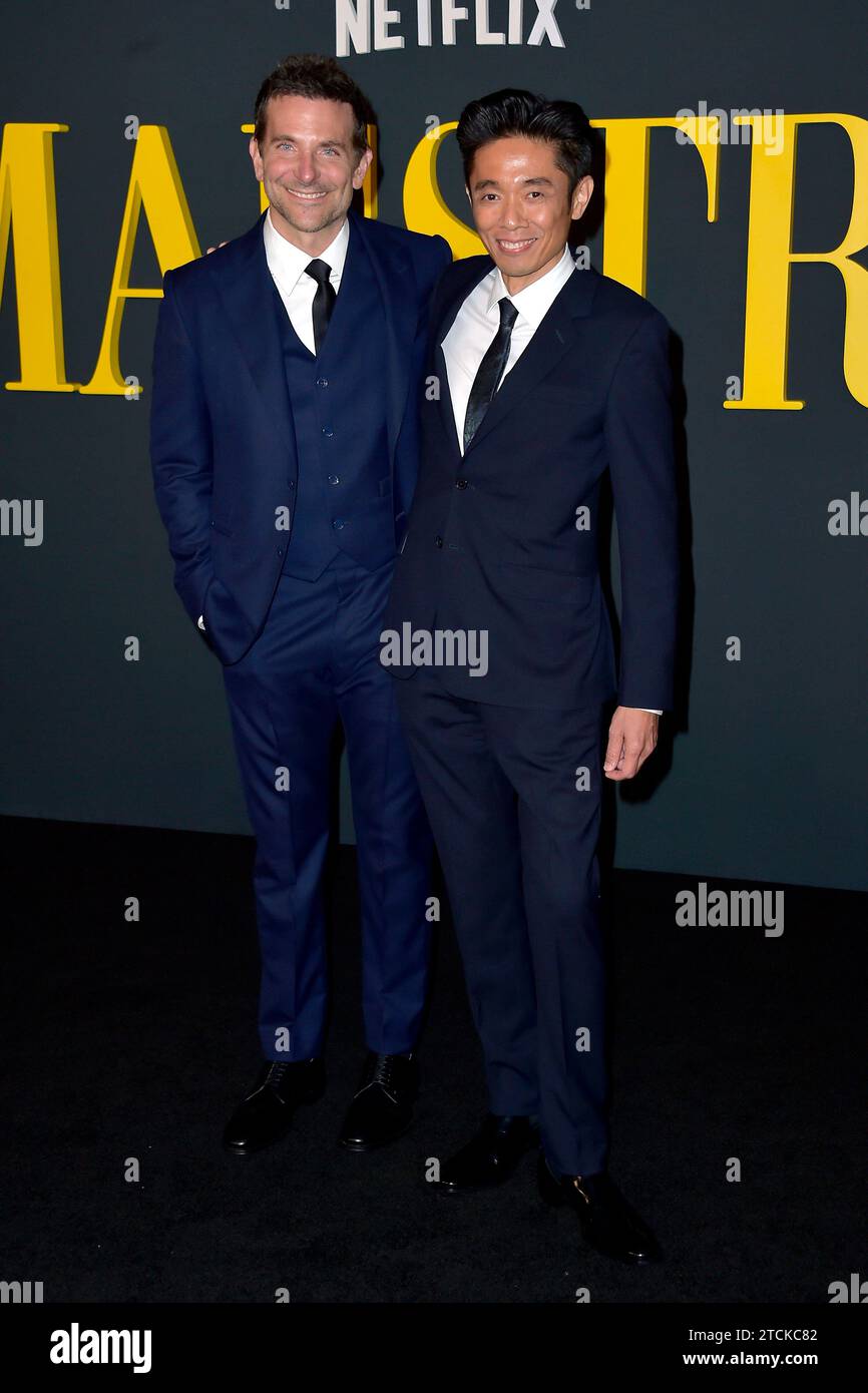 Bradley Cooper und Kazuhiro Tsuji / Kazu Hiro beim Special Screening des Netflix Films Maestro im Academy Museum of Motion Pictures. Los angles, 12.12.2023 *** Bradley Cooper e Kazuhiro Tsuji Kazu Hiro alla proiezione speciale del film Netflix Maestro presso l'Academy Museum of Motion Pictures Los angles, 12 12 2023 foto:xD.xStarbuckx/xFuturexImagex maestro 3289 Foto Stock