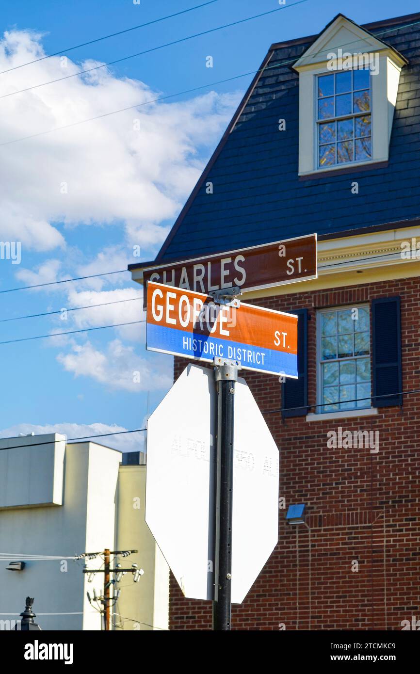 Cartello Charles e George Street nel quartiere storico di Fredericksburg, Virginia Foto Stock
