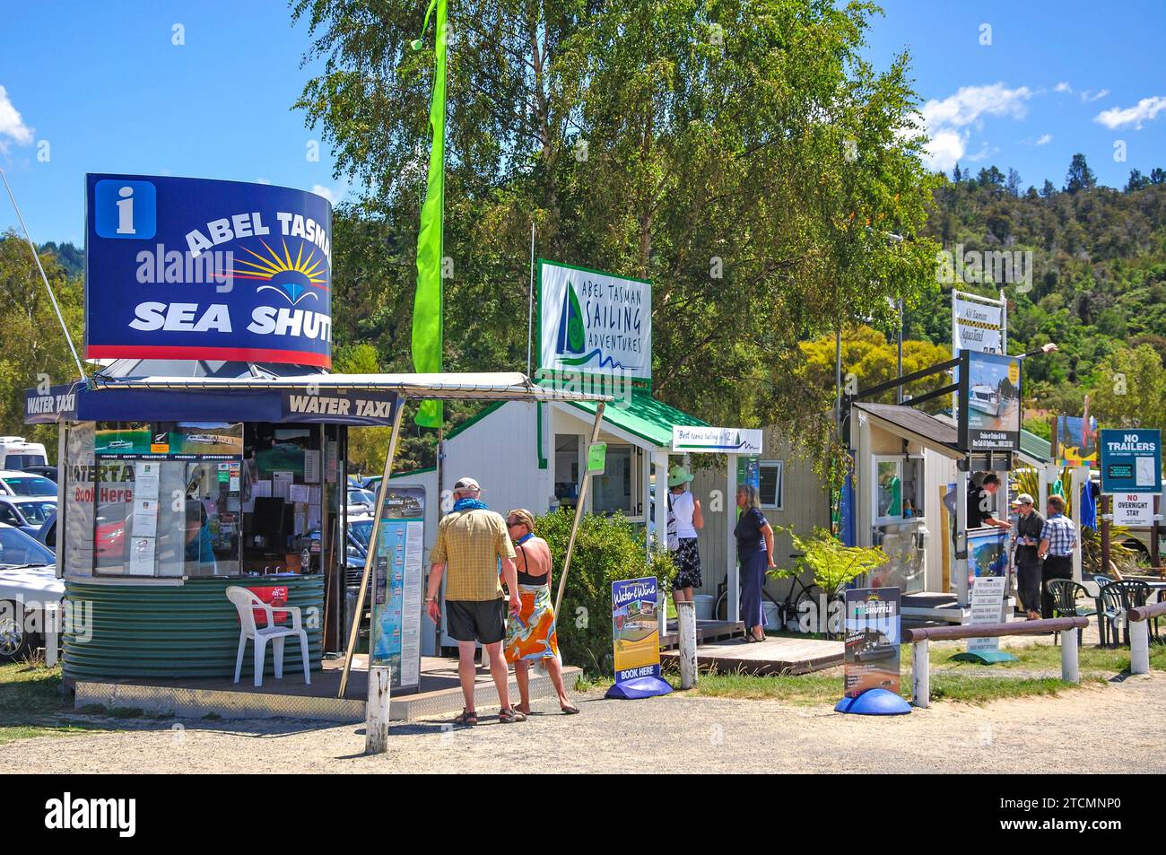 Escursione uffici di prenotazione Kaiteriteri Beach, Motueka, regione Tasmania, Isola del Sud, Nuova Zelanda Foto Stock