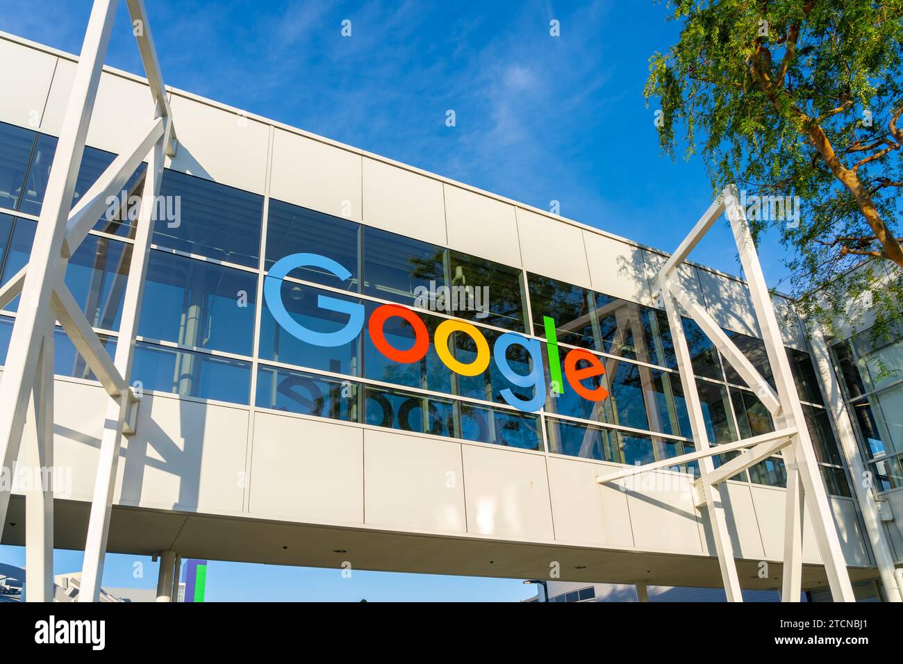Primo piano del logo Google sull'edificio di Mountain View, California, USA Foto Stock
