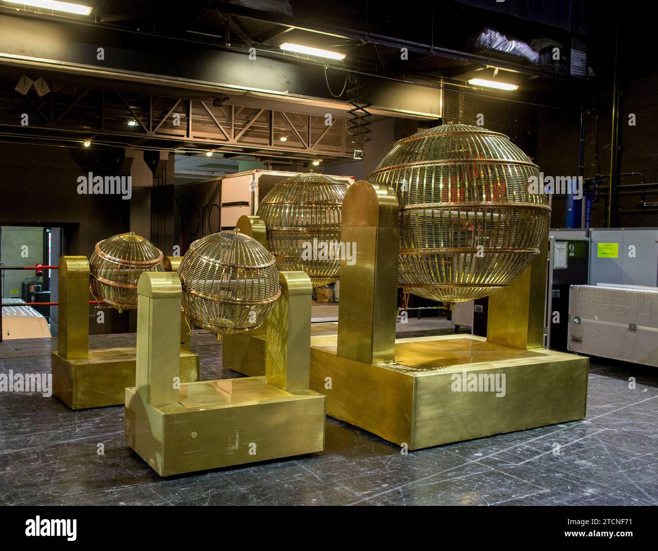 Madrid, 16/12/2016. Arrivo della batteria per la lotteria di Natale sorteggio al Teatro Real. Foto: Ignacio Gil ARCHDC. Crediti: Album / Archivo ABC / Ignacio Gil Foto Stock