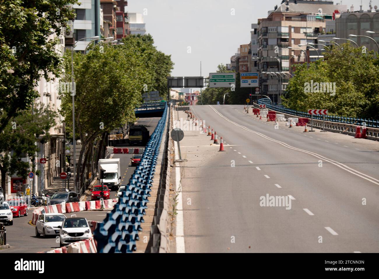 Madrid, 11/07/2020. Chiusura del ponte di Joaquín Costa, che sarà demolito perché impraticabile. Foto: De San Bernardo ARCHDC. Crediti: Album / Archivo ABC / Eduardo San Bernardo Foto Stock