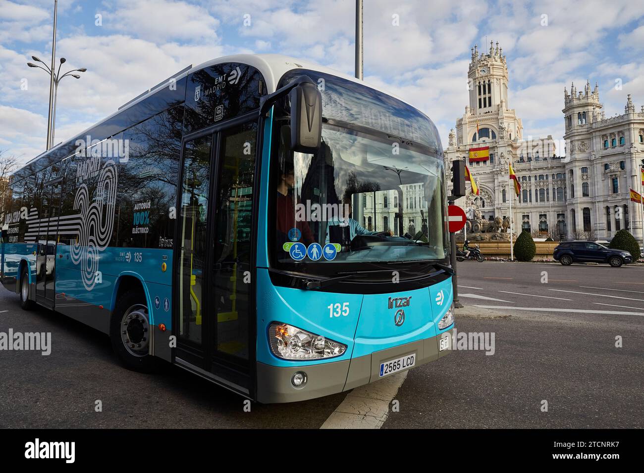 Madrid, 18/02/2020. Glorioeta dell'imperatore Carlos V (Atocha), Paseo del Prado e Plaza de Cibles. Inaugurazione dell'EMT 'zero' Linea che copre il percorso tra Atocha e Moncloa. È completamente elettrico e gratuito per i passeggeri. Foto: Guillermo Navarro. ARCHDC. Crediti: Album / Archivo ABC / Guillermo Navarro Foto Stock