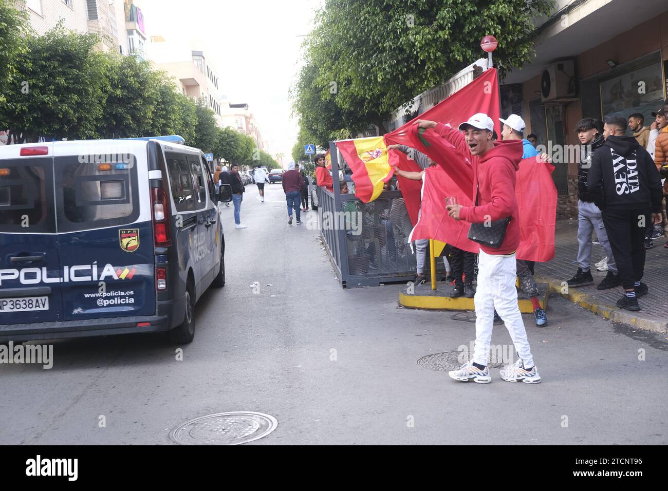 El Ejido (Almería), 12/06/2022. I tifosi marocchini celebrano la vittoria della loro squadra. Foto: Francis Silva. ARCHDC. Crediti: Album / Archivo ABC / Francis Silva Foto Stock