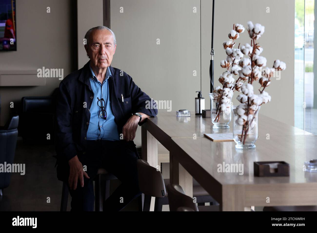 Córdoba, 10/04/2022. Luis Alberto de Cuenca, poeta ospite a Cosmopoética. Foto: Valerio Merino. ARCHCOR. Crediti: Album / Archivo ABC / Valerio Merino Foto Stock