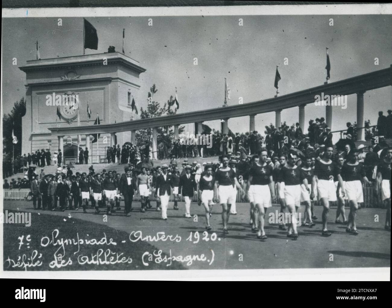 Anversa (Belgio), 08/20/1920. Giochi olimpici di Anversa. Sfilata della squadra spagnola, nel secondo gruppo è la squadra di calcio. Crediti: Album / Archivo ABC Foto Stock