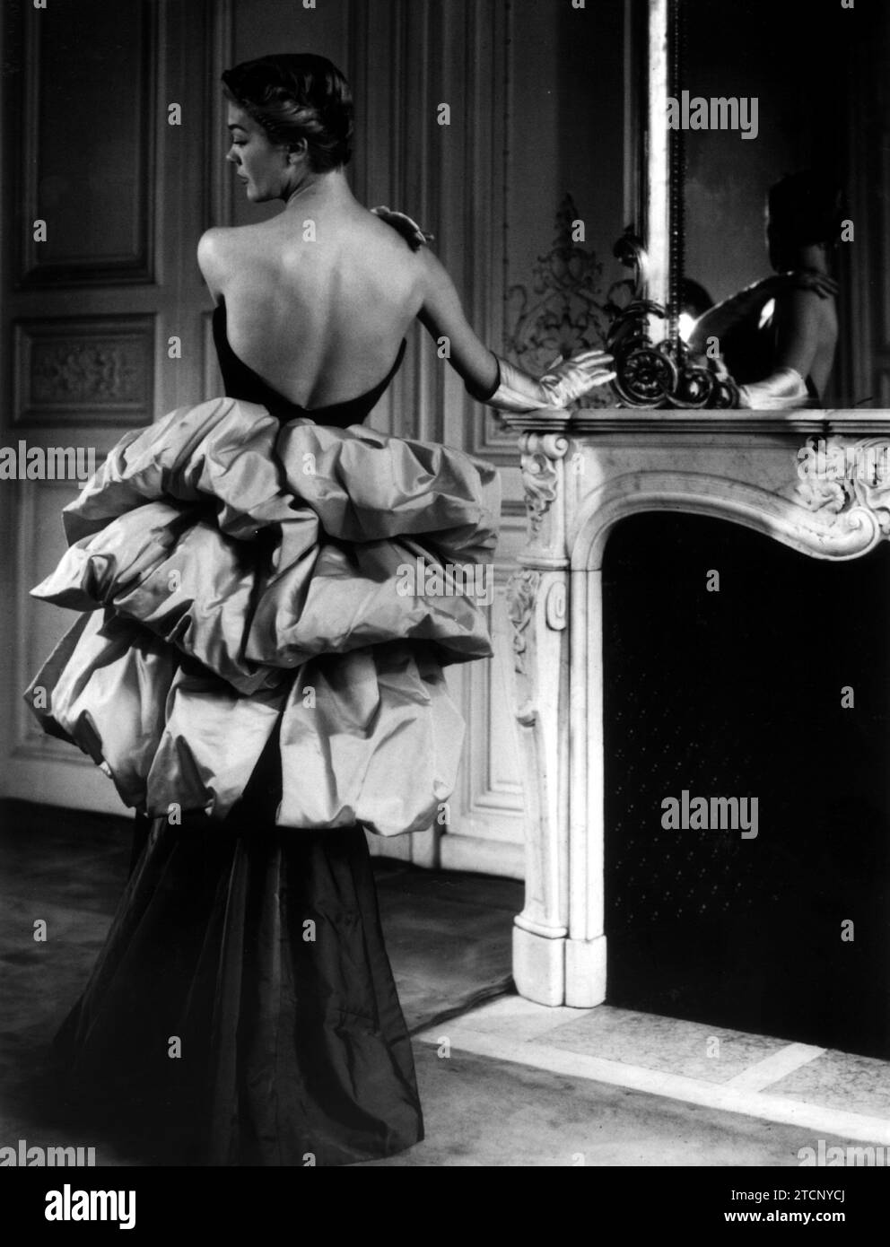 12/31/1939. Il creatore italiano ha realizzato il "cul de Paris" di nuovo alla moda. Crediti: Album / Archivo ABC Foto Stock