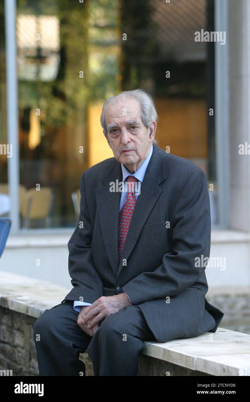 Córdoba, 03/23/2004. Fernando Morán, Ministro degli affari sociali. Foto: Rafael Carmona. Archcor. Crediti: Album / Archivo ABC / Rafael Carmona Foto Stock