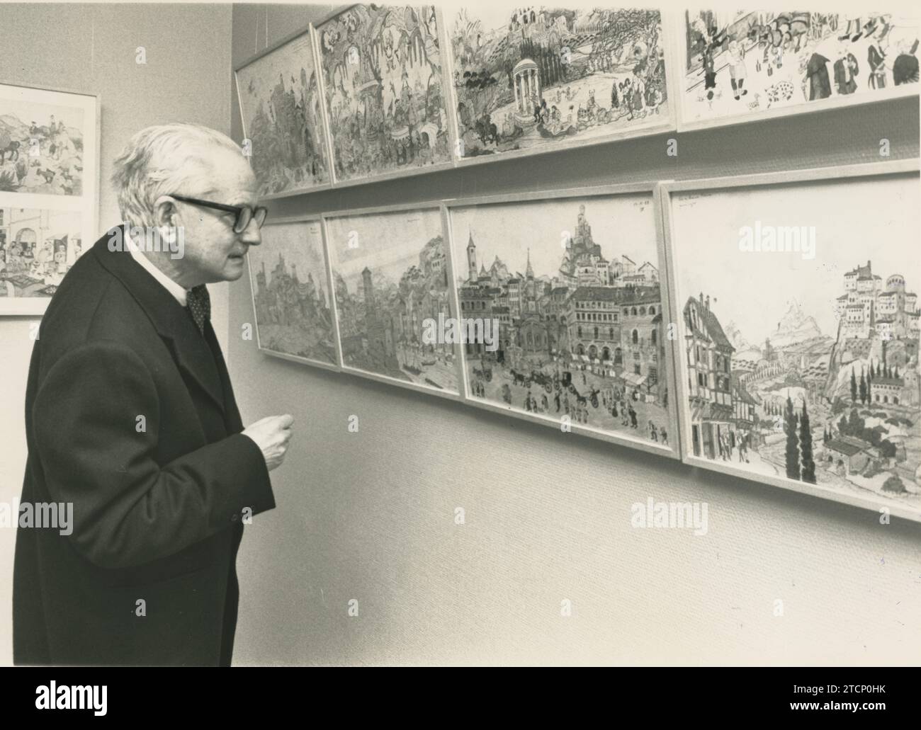 Madrid, 15/12/1988. Julio caro Baroja mostra alcune delle sue opere in una mostra dopo essere stato nominato membro onorario del Collegio ufficiale degli Architetti di Madrid. Crediti: Album / Archivo ABC / Mafo Plata Foto Stock