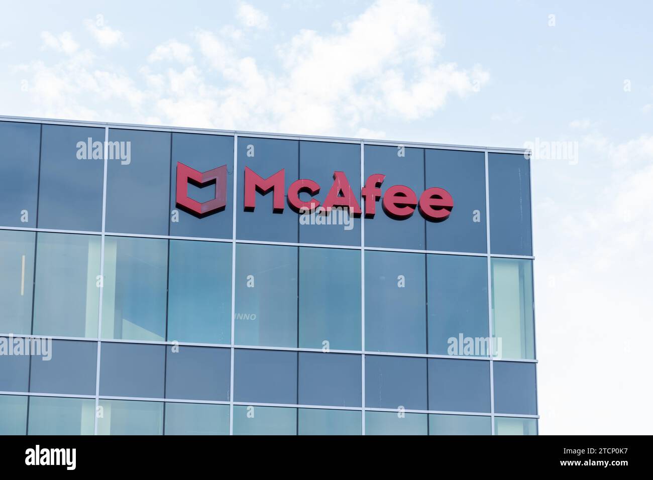 Cartello McAfee sull'edificio di Santa Clara, California, USA Foto Stock