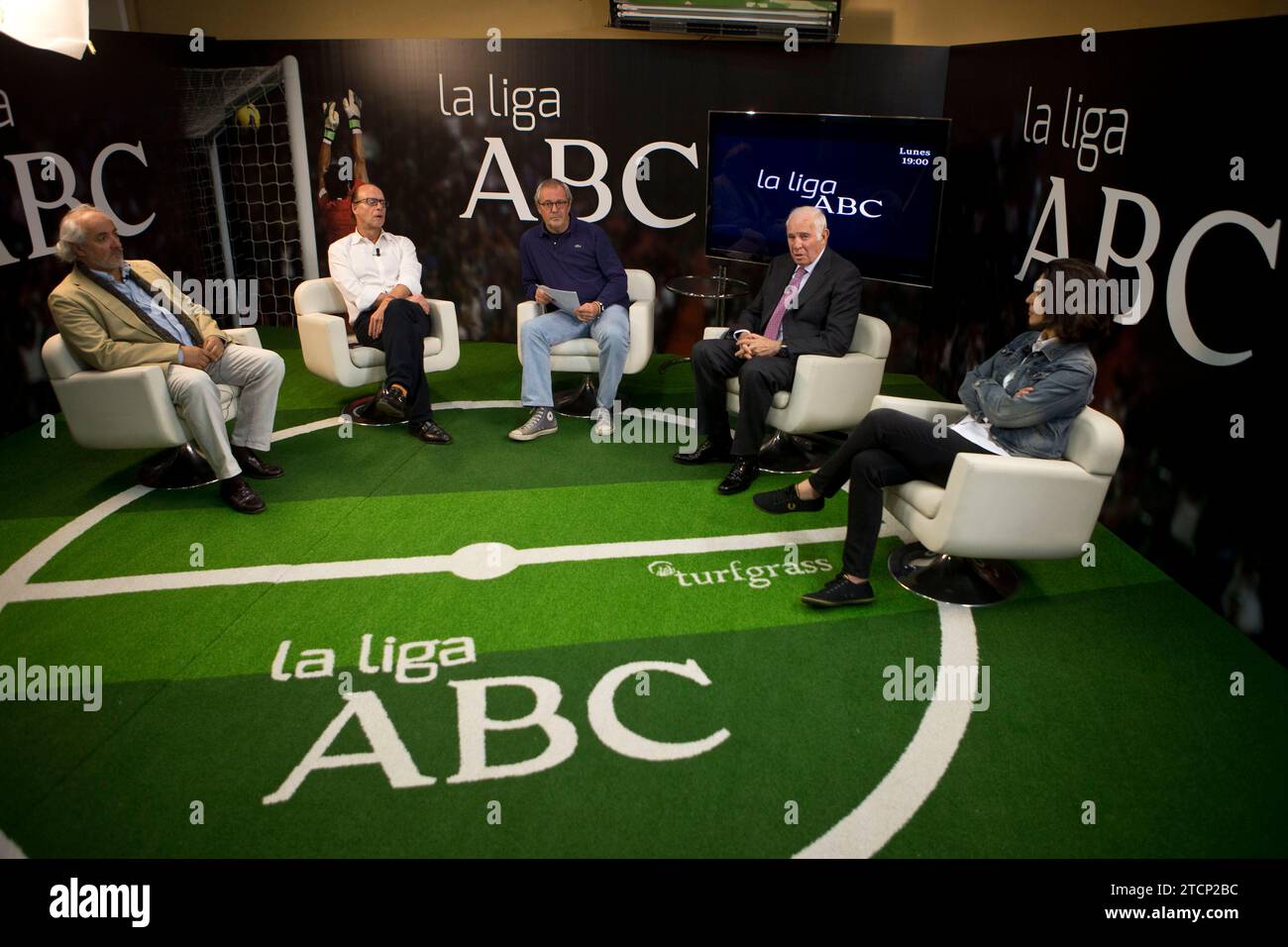 Madrid 4-11-2013 l'ex allenatore spagnolo Luis Aragones visita 'la ABC League'... Foto: Angel de Antonio....Archdc. Crediti: Album / Archivo ABC / Ángel de Antonio Foto Stock
