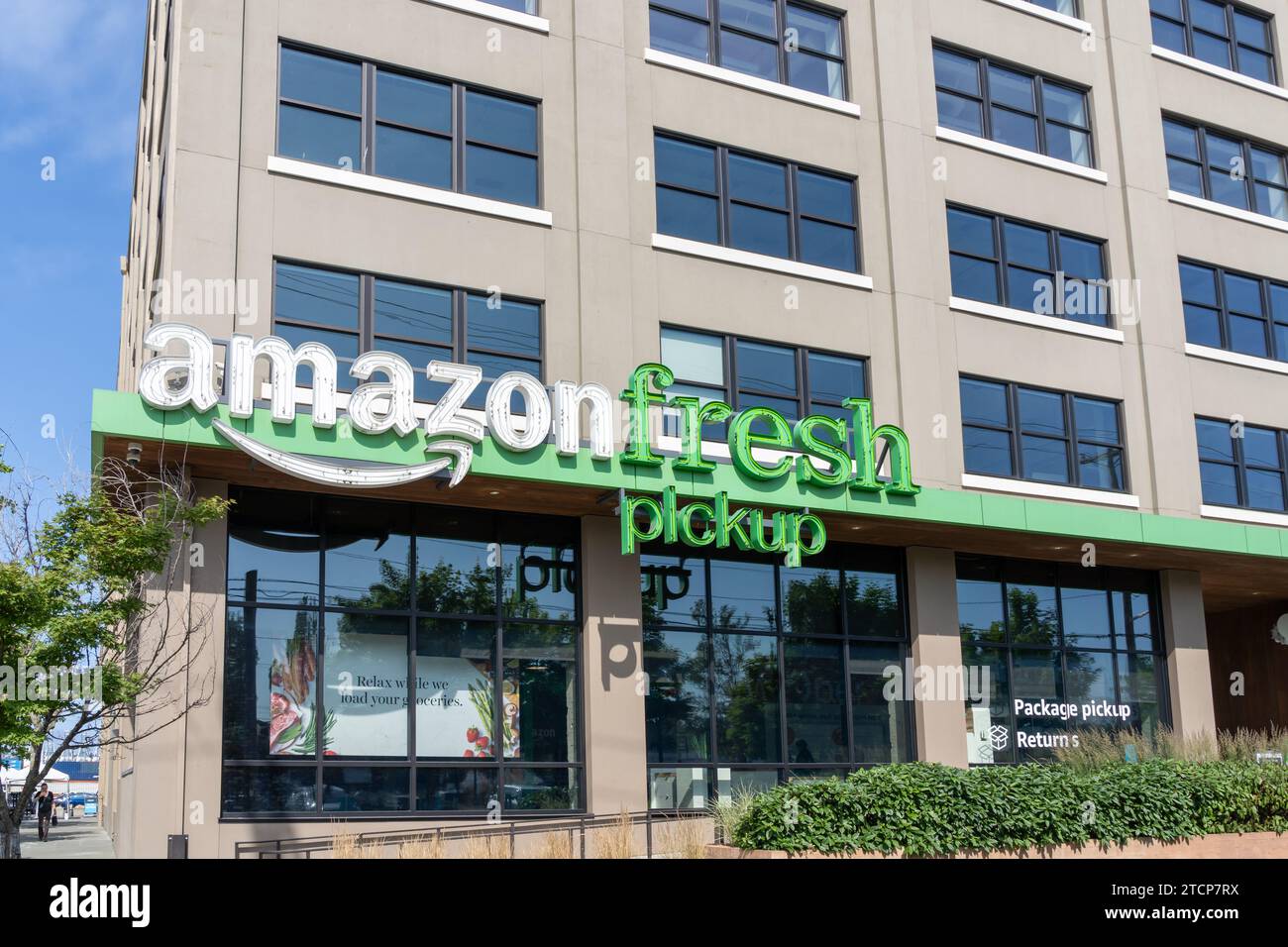 Prelievo Amazon Fresh a Lander St, Seattle, WA, USA Foto Stock