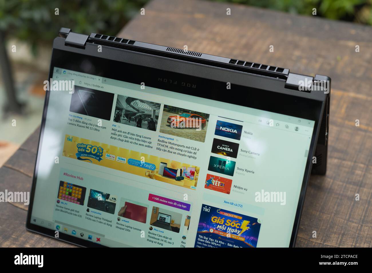 HCMC, VN - dicembre 2023. Notebook ASUS ROG Flow X13 Foto Stock