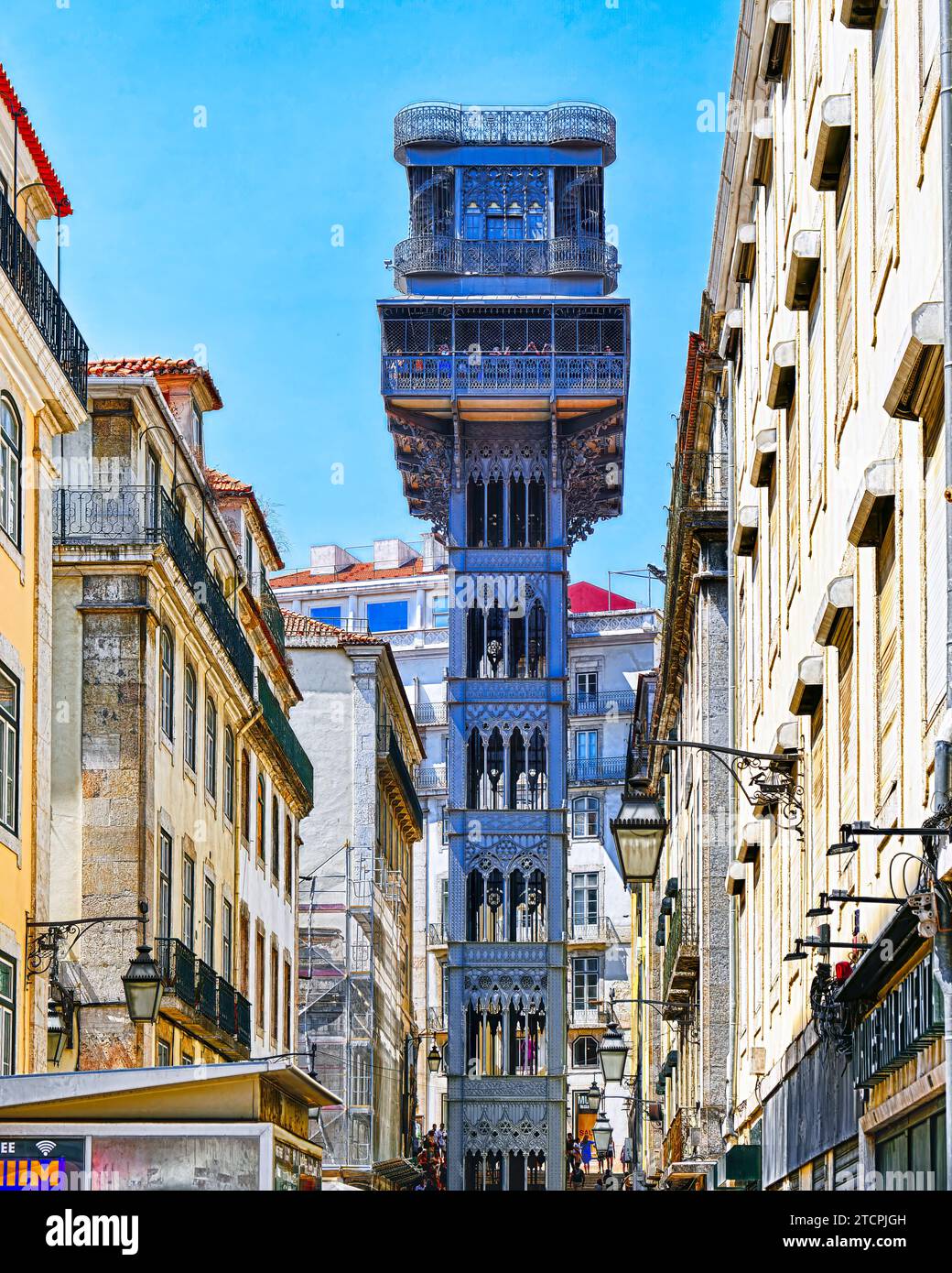 Vista dall'alto dell'ascensore di Santa Justa, Lisbona, Portogallo Foto Stock