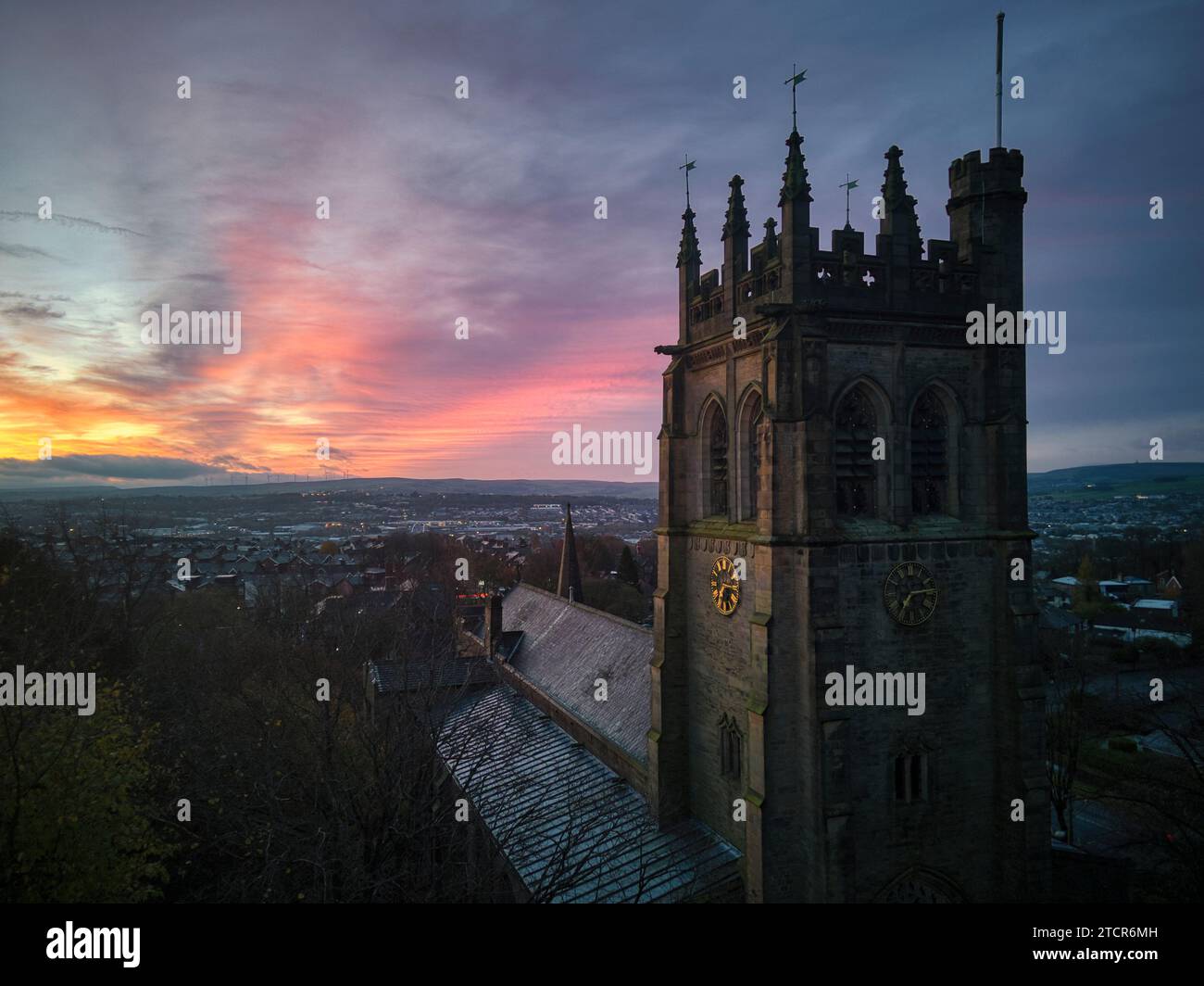 Alba dalla chiesa di St Silas, Blackburn, Lancashire Foto Stock