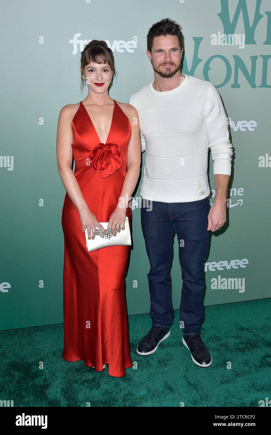 Leighton Meester und Robbie Amell bei der Amazon Freevee und prime