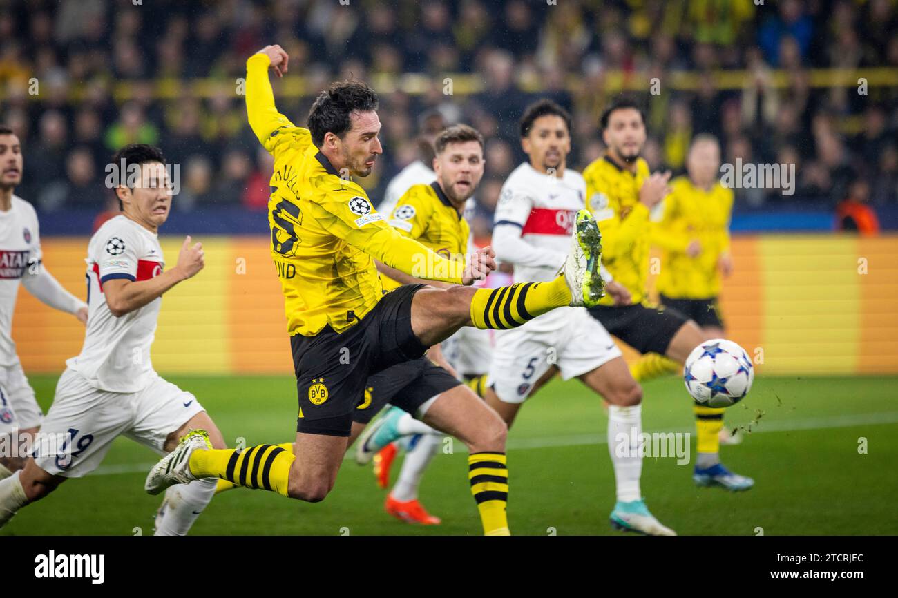 Dortmund Germania. 13 dicembre 2023. Mats Hummels (BVB) Borussia Dortmund - Paris St. Germain 13.12.2023 credito: Moritz Muller/Alamy Live News Foto Stock