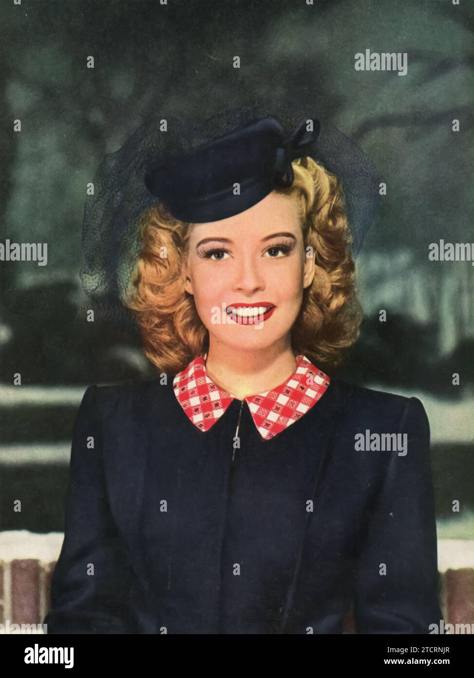Ritratto dell'attrice americana Gloria DeHaven (23 luglio 1925 - 30 luglio 2016) nel film "Thin man Goes Home" 1945. Il film commedia segue Nora (Gloria DeHaven) e Nick (William Powell) nella sua città natale di Sycamore Springs. Mentre visitava i suoi genitori scioperi catastrofici, e Nick è costretto a mettere in pratica le sue abilità investigative. Foto Stock