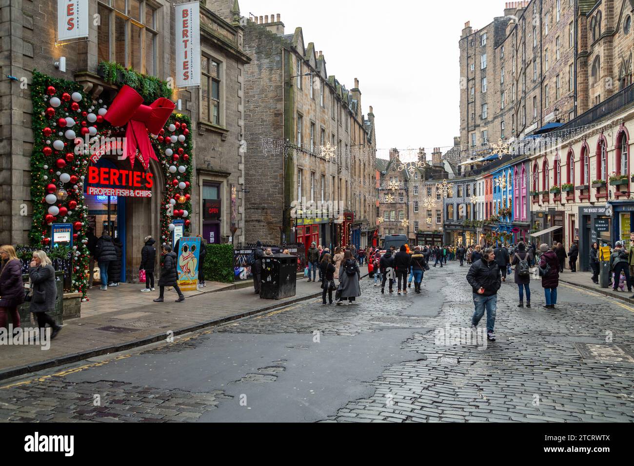 Decorazioni natalizie a Victoria Street, Edimburgo Foto Stock