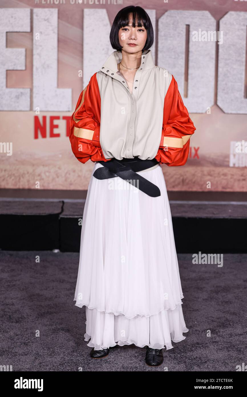 Hollywood, Stati Uniti. 13 dicembre 2023. HOLLYWOOD, LOS ANGELES, CALIFORNIA, USA - 13 DICEMBRE: L'attrice e fotografa sudcoreana Bae doona arriva alla premiere di Los Angeles di "Rebel Moon - Part One: A Child of Fire" di Netflix tenutasi al TCL Chinese Theatre IMAX il 13 dicembre 2023 a Hollywood, Los Angeles, California, Stati Uniti. (Foto di Xavier Collin/Image Press Agency) credito: Image Press Agency/Alamy Live News Foto Stock