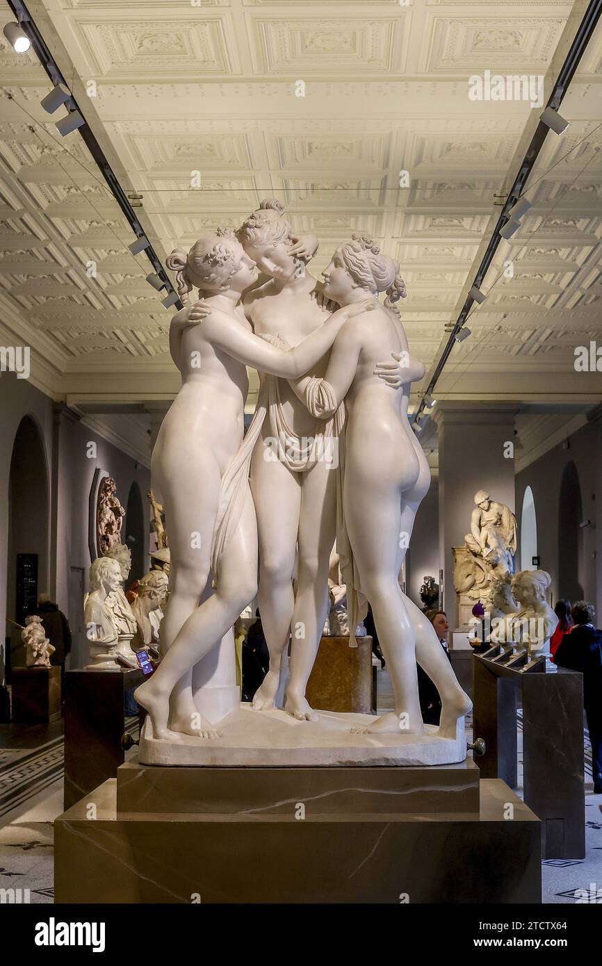 Victoria and Albert Museum, Londra, Regno Unito le tre Grazie di Antonio Canova 1814-17, Italia Foto Stock