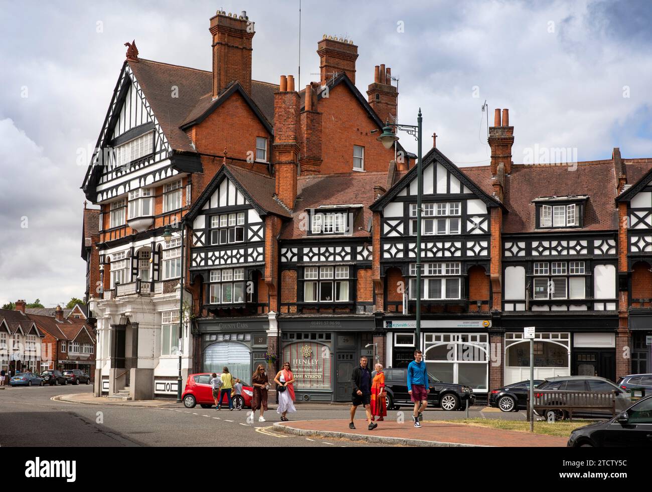 Regno Unito, Inghilterra, Oxfordshire, Henley on Thames, Station Road, ex Imperial Hotel Foto Stock