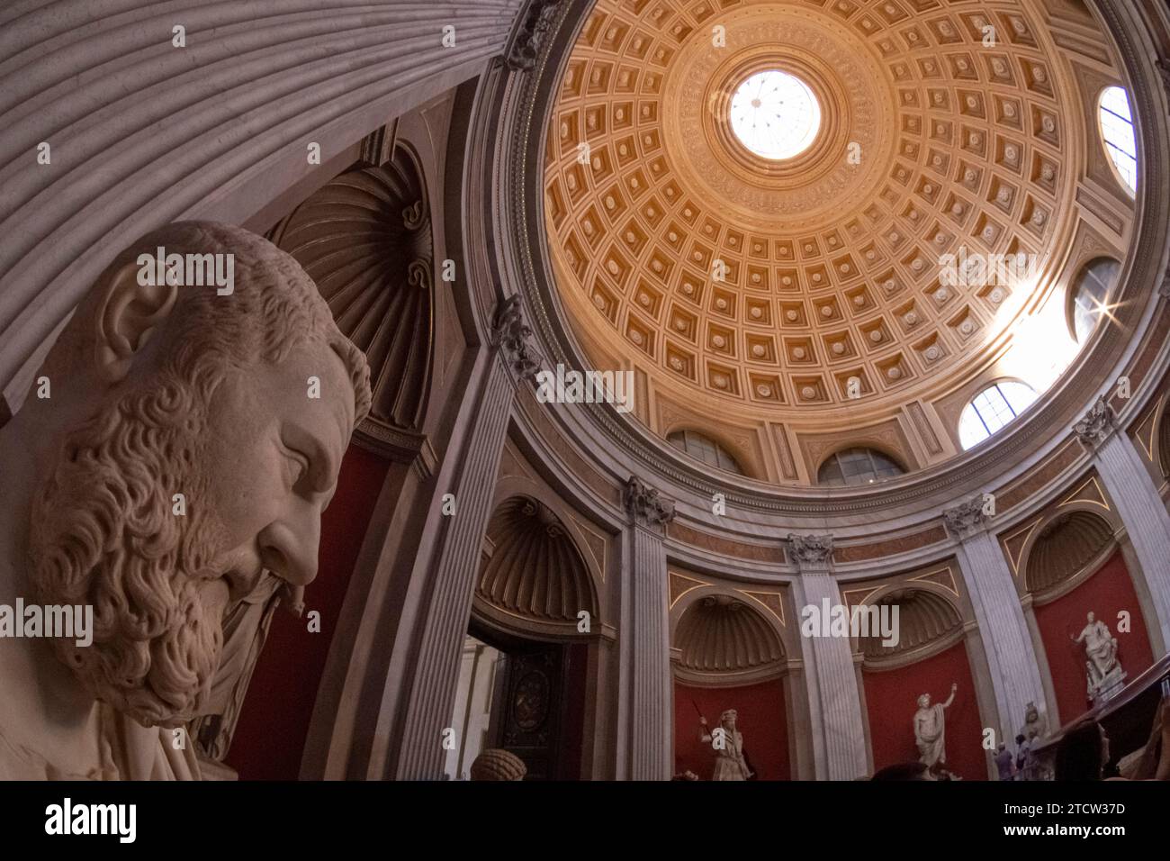 Statua all'interno del Vaticano, Roma, Italia Foto Stock